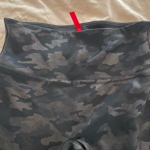 Spanx camo black leggings full length